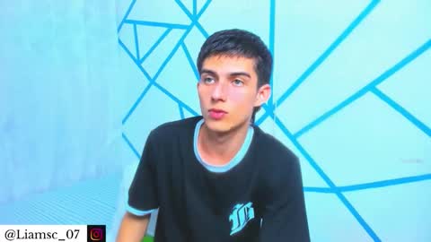 Snapshot of liam_scott77 chatting on 11.17.25 Liam scott77 online show from 11.17.25