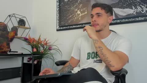 Snapshot of liam_walk chatting on 01.25.25 Liam online show from 01.25.25