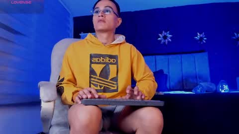 Snapshot of liamdeep_ chatting on 04.19.26 LiamDeep online show from 04.19.26
