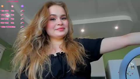 Snapshot of liamoonlit chatting on 07.23.26 Lia online show from 07.23.26