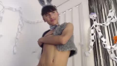 Snapshot of lian_ross chatting on 10.31.25 SAMUEL SAMY online show from 10.31.25