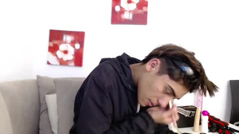 Snapshot of lian_ross chatting on 11.22.25 SAMUEL SAMY online show from 11.22.25