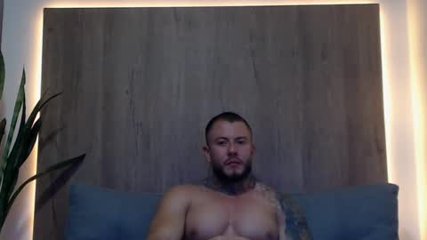 lianjones9 online show from 02.10.25