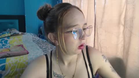 Lia Roberts online show from 02.04.25