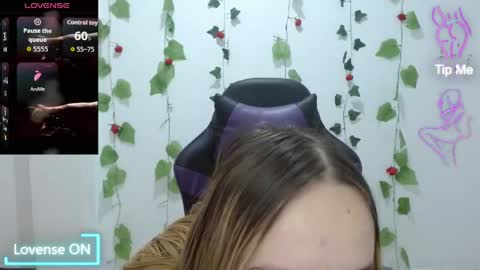 Lia Roberts online show from 04.29.26