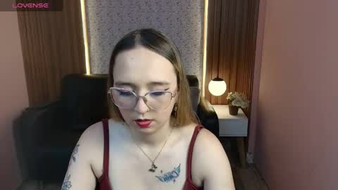 Lia Roberts online show from 05.29.26