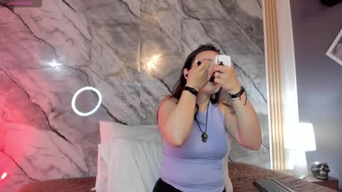 Lia Tompson online show from 11.03.25