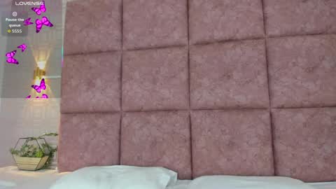 liavelez_ online show from 04.11.26