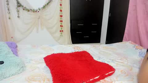 Snapshot of liawatson chatting on 02.12.25 Lia online show from 02.12.25