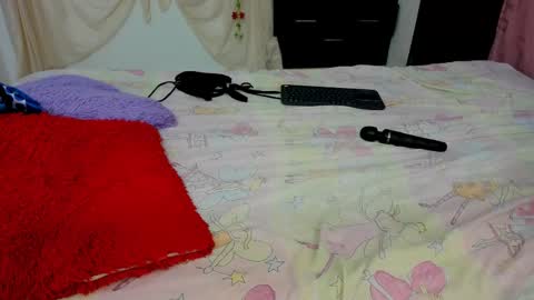 Snapshot of liawatson chatting on 02.20.25 Lia online show from 02.20.25