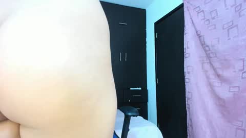 Snapshot of liawatson chatting on 03.05.25 Lia online show from 03.05.25