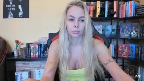 Snapshot of library_girl chatting on 12.04.25 Anna online show from 12.04.25