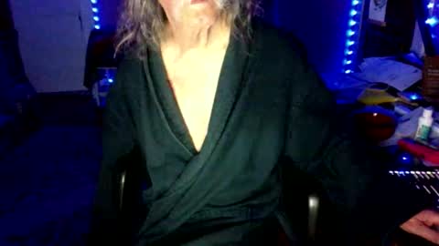 Snapshot of lickyouryoni chatting on 10.28.25 LickYourYoni online show from 10.28.25