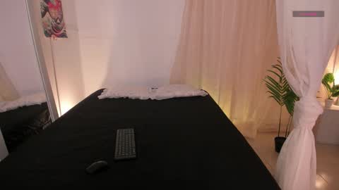 Lia Sweet online show from 02.04.26