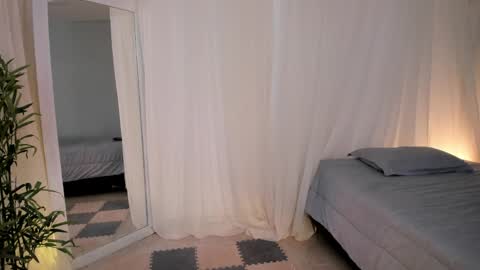 Lia Sweet online show from 04.17.26