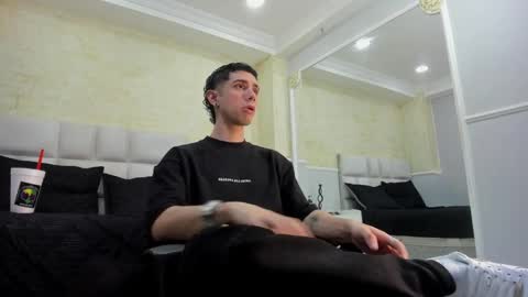 Snapshot of liiamhudson_ chatting on 02.16.25 L I I A M online show from 02.16.25