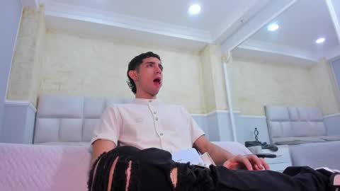 Snapshot of liiamhudson_ chatting on 02.21.25 L I I A M online show from 02.21.25