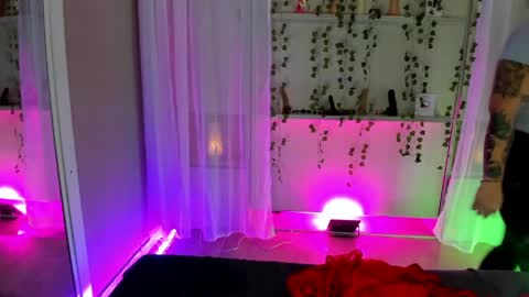 Snapshot of liiavega chatting on 04.29.26 online show from 04.29.26