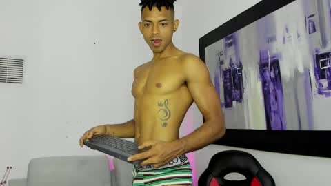 Snapshot of lil___king chatting on 04.15.26 Lil KIng online show from 04.15.26