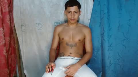 Snapshot of lil_condor_baby chatting on 10.02.25 lil_condor_baby online show from 10.02.25