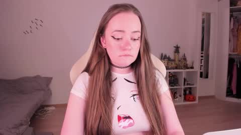 Snapshot of lil_happiness chatting on 12.03.25 for free registration 3 online show from 12.03.25