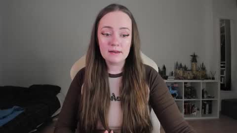 Snapshot of lil_happiness chatting on 02.11.26 for free registration 3 online show from 02.11.26