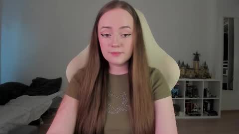 Snapshot of lil_happiness chatting on 03.15.26 for free registration 3 online show from 03.15.26