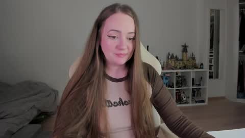 Snapshot of lil_happiness chatting on 05.24.26 for free registration 3 online show from 05.24.26