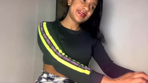 Snapshot of lil_ith chatting on 10.15.25 Lilith online show from 10.15.25