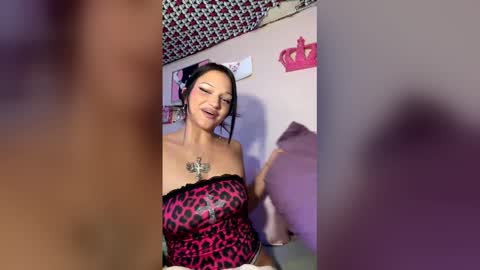 Snapshot of lil_luluvert chatting on 05.06.26 lil_luluvert online show from 05.06.26