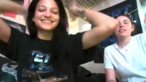 Snapshot of lil_luluvert chatting on 06.09.26 lil_luluvert online show from 06.09.26