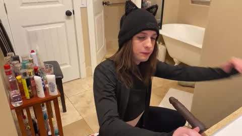 Snapshot of lilbimbo420 chatting on 11.25.25 Kristin online show from 11.25.25