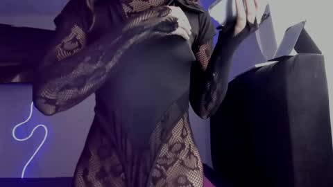 Snapshot of lili_evanss chatting on 05.25.26 lili_evanss online show from 05.25.26