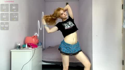 Snapshot of lili_pup chatting on 07.17.26 Lili online show from 07.17.26