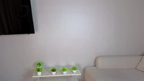 Hi I am Luna online show from 05.10.26