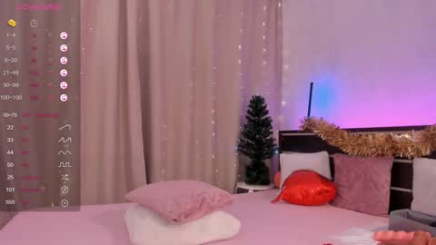Snapshot of lilianedgars chatting on 12.22.24 Lilian online show from 12.22.24