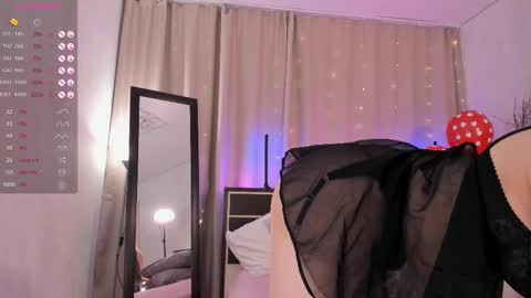 Snapshot of lilianedgars chatting on 02.13.25 Lilian online show from 02.13.25