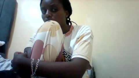 Snapshot of liligal chatting on 05.24.26 liligal online show from 05.24.26