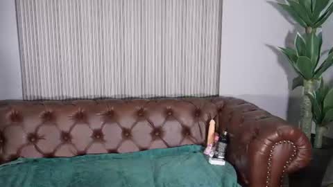 lilii peach online show from 06.30.26