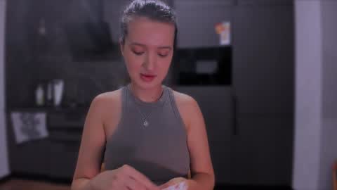 Snapshot of lililaluna chatting on 12.28.24             ...  online show from 12.28.24