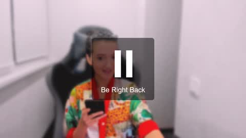 Snapshot of lililaluna chatting on 01.27.25             ...  online show from 01.27.25