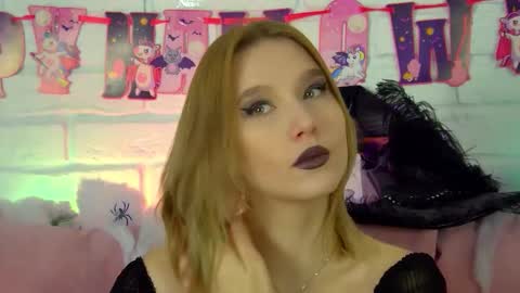 LiliLinn online show from 10.31.25