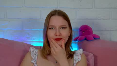 LiliLinn online show from 04.25.26