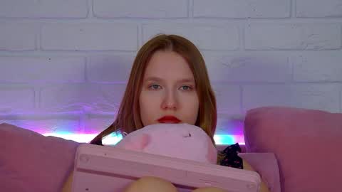 LiliLinn online show from 04.28.26