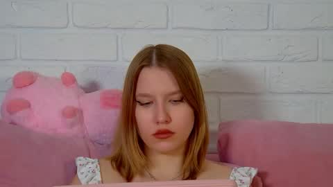 LiliLinn online show from 05.11.26