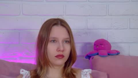 LiliLinn online show from 05.26.26