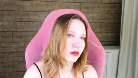 LiliLinn online show from 06.26.26