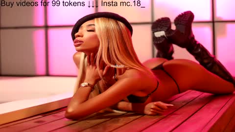 Snapshot of lilipinkette chatting on 12.22.24 Lili online show from 12.22.24