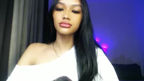 Snapshot of lilit_sensual chatting on 05.02.26 Chloe online show from 05.02.26