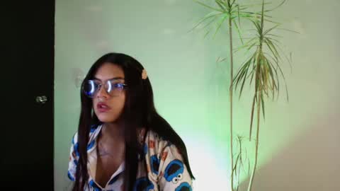 Lilith and Khloe  online show from 09.16.25